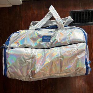 Silver holographic Poppi duffel bag with blue accents